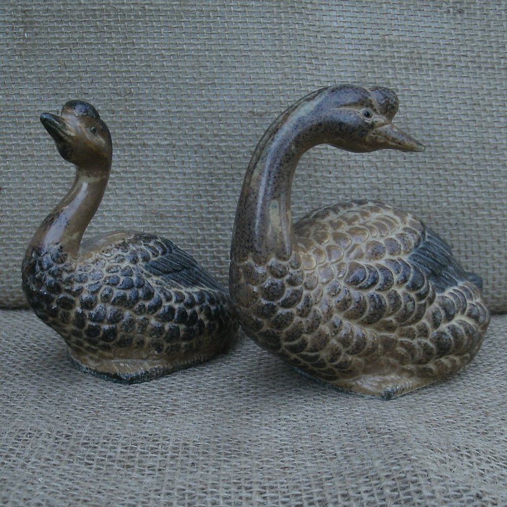 Vintage Japan Porcelain Geese Figurine Set of 2 - Picture 7 of 16